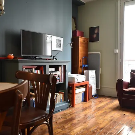 Apartment Large Quiet Parisian In Lively 11th Paris